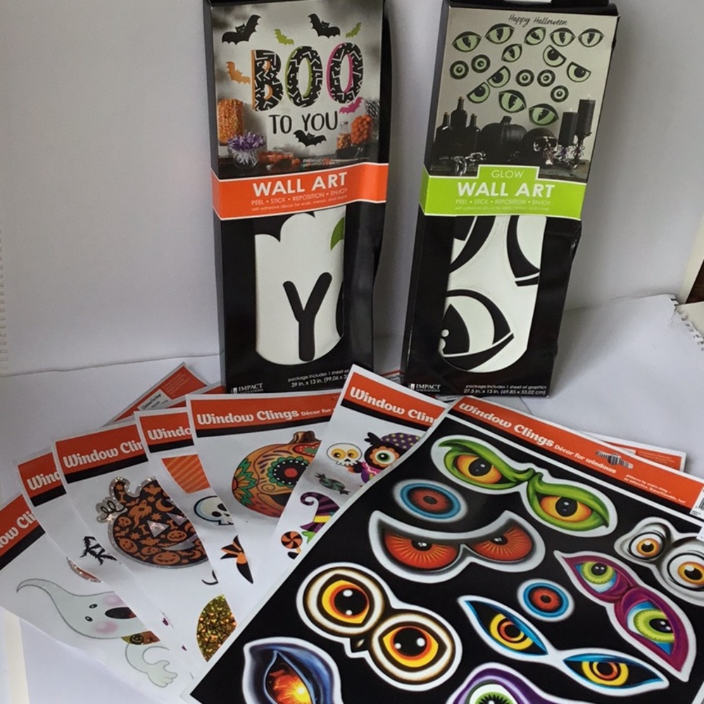 NWT Lot of 7 Halloween Window Clings & 2 Wall Art
